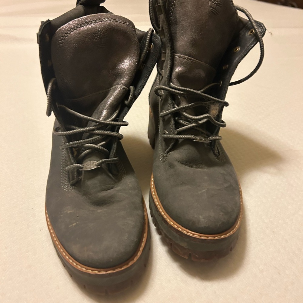 Wore 3 times and they look brand new - didn’t fit right